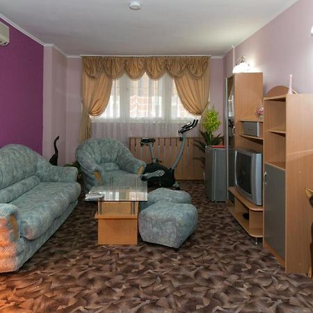 Yor-Daniel Hotel Pazardzsik Kültér fotó